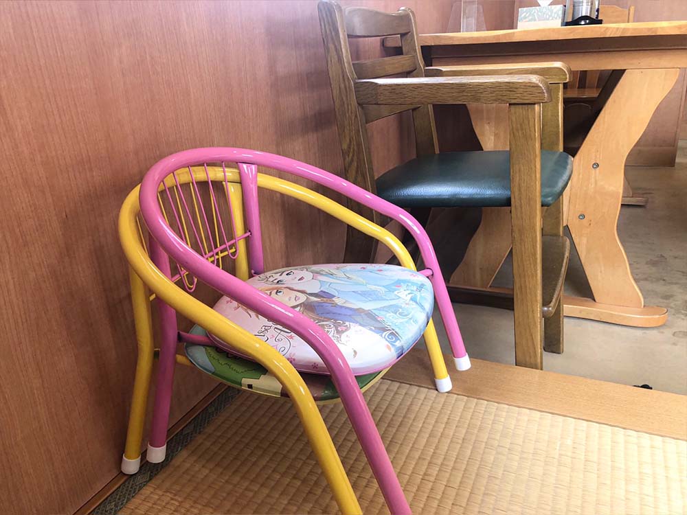 三日月軒駅東-店内2