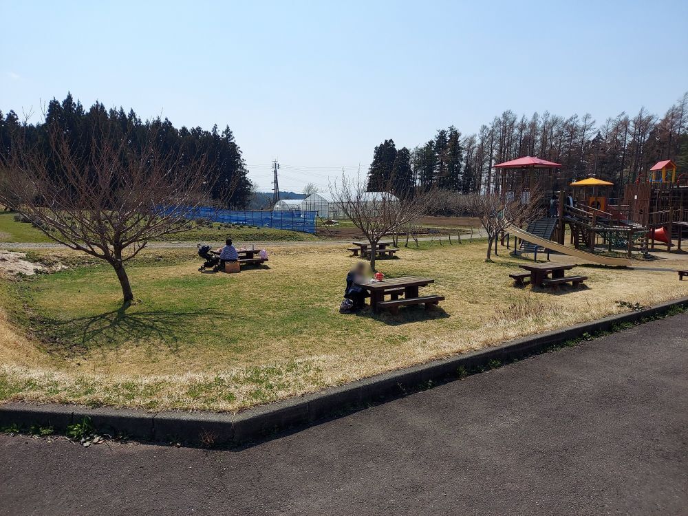 風車村ー遊具２