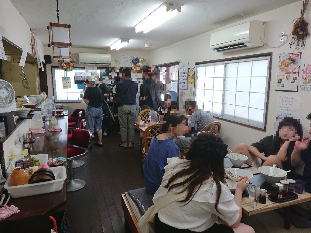 中華そば 華煌(げっこう) 店内 (1)