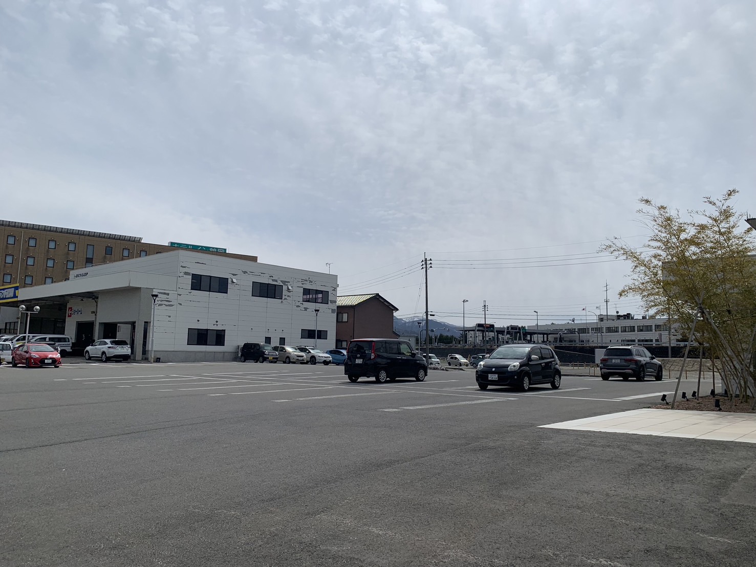 インターカフェ駐車場