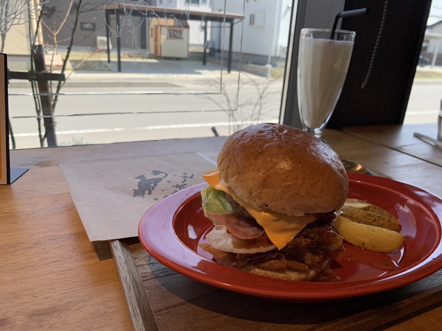 のぞみカフェ あくボロ闇憑バーガー