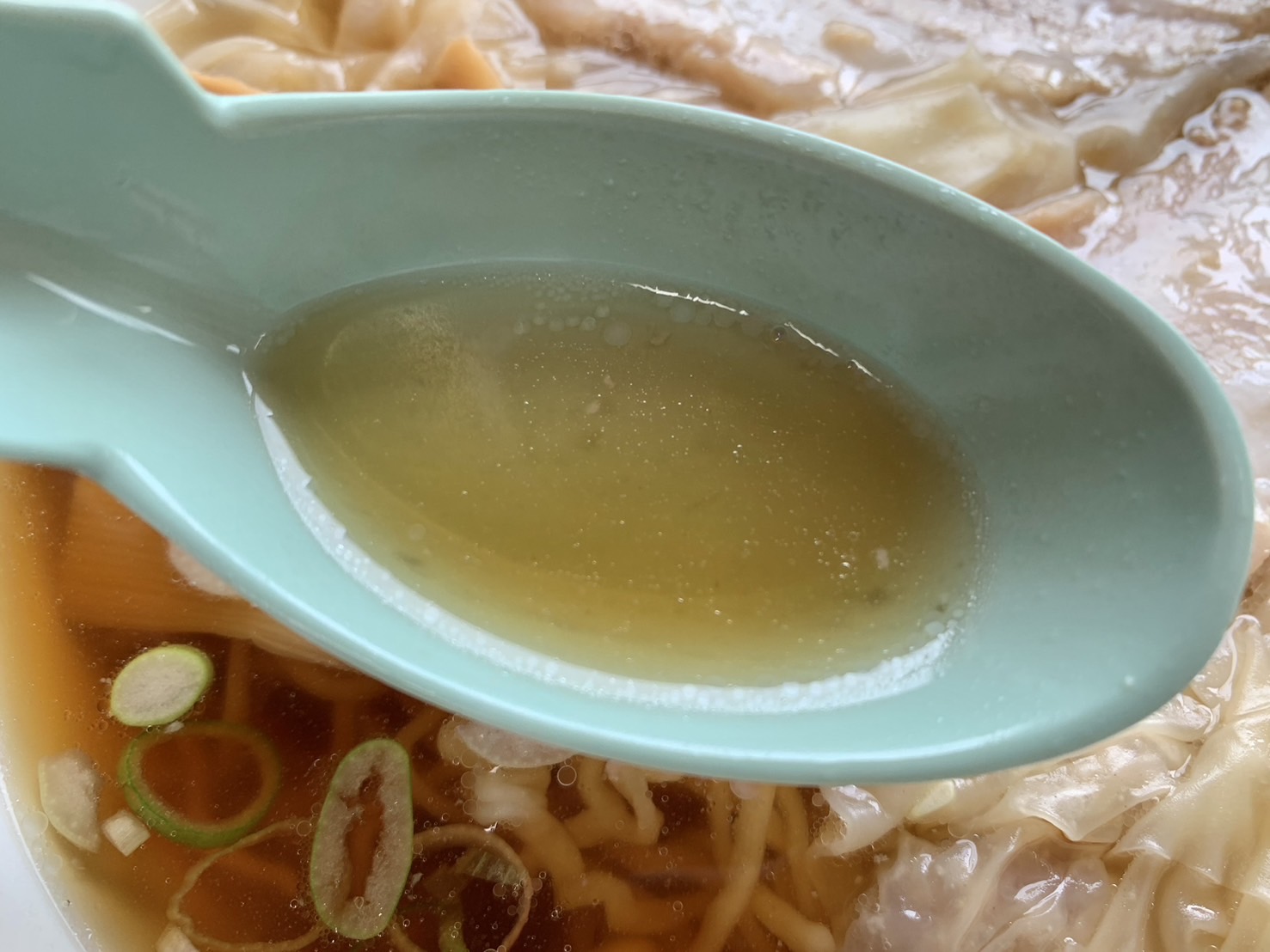 新月　ワンタンメン (3)