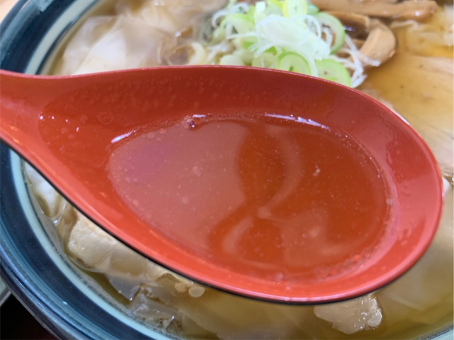 満月　酒田ラーメン　ワンタンメン④
