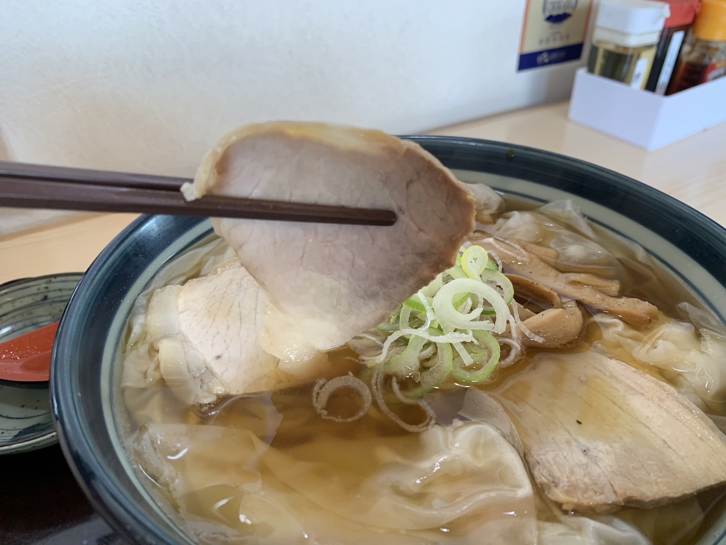 満月　酒田ラーメン　ワンタンメン③