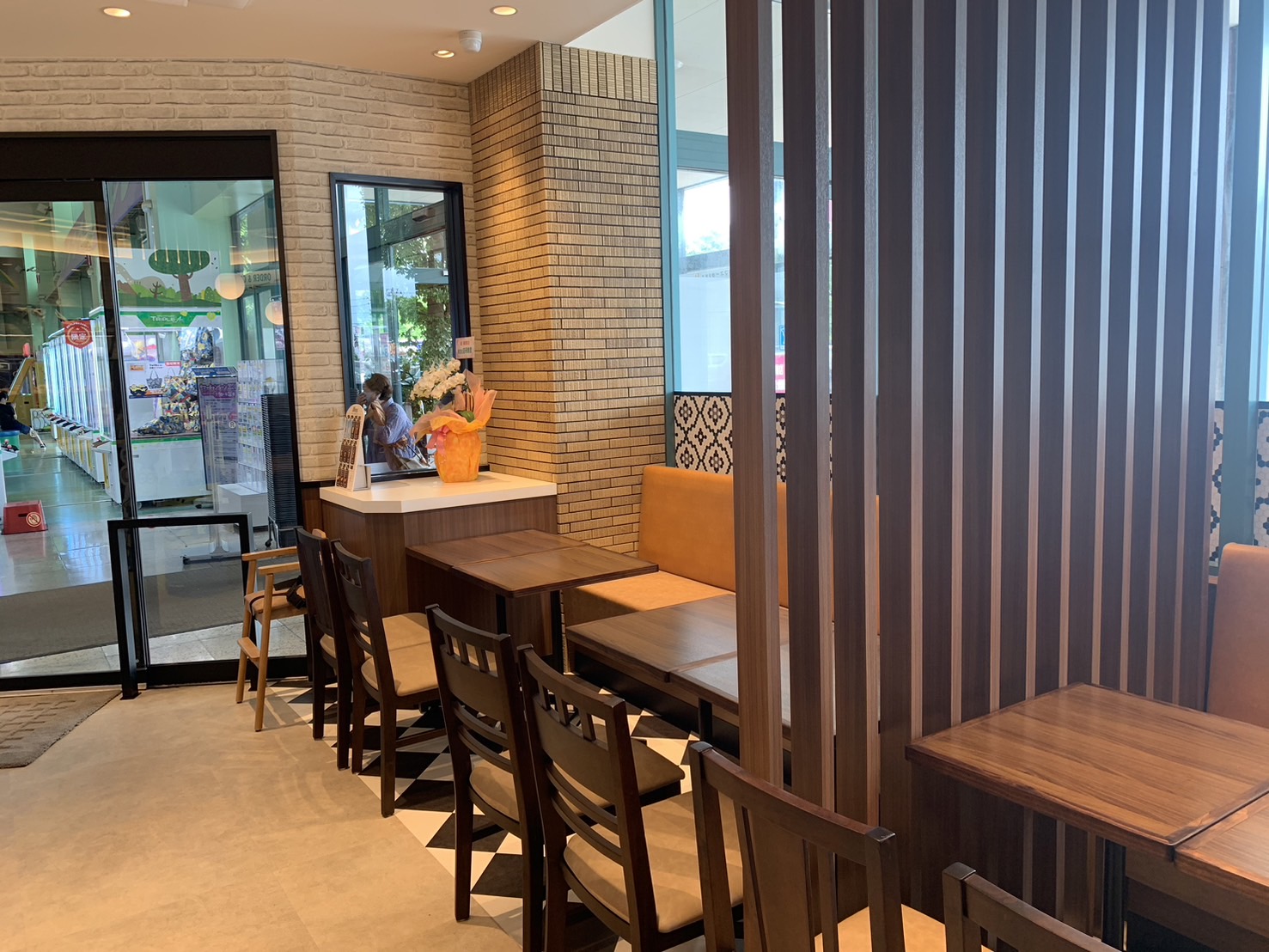 ミスタードーナツ酒田南　店内①