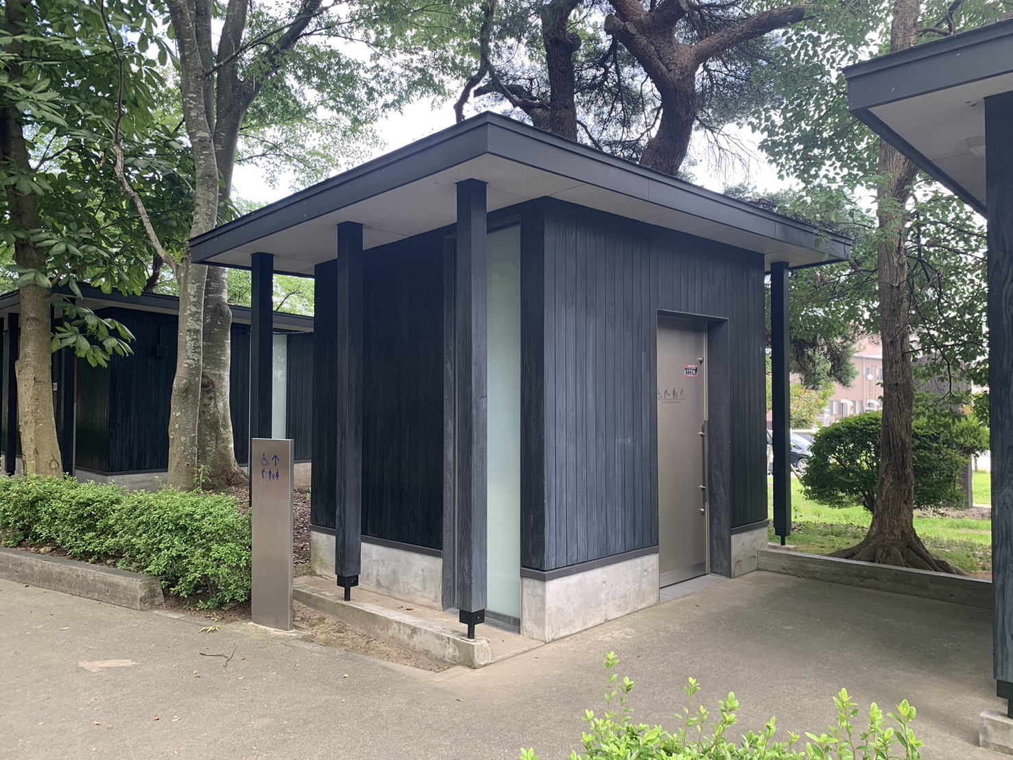 鶴岡公園二の丸広場床噴水 市民の森トイレ (2)