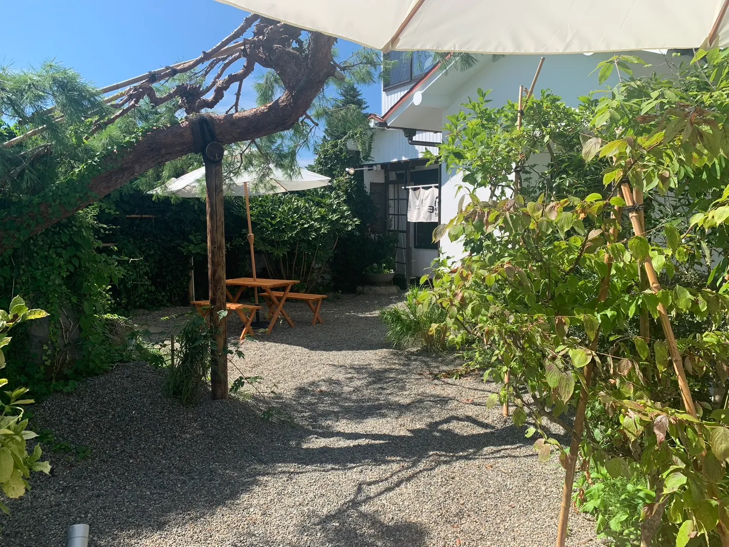 エントランスベーグルアンドダイナー　外観②