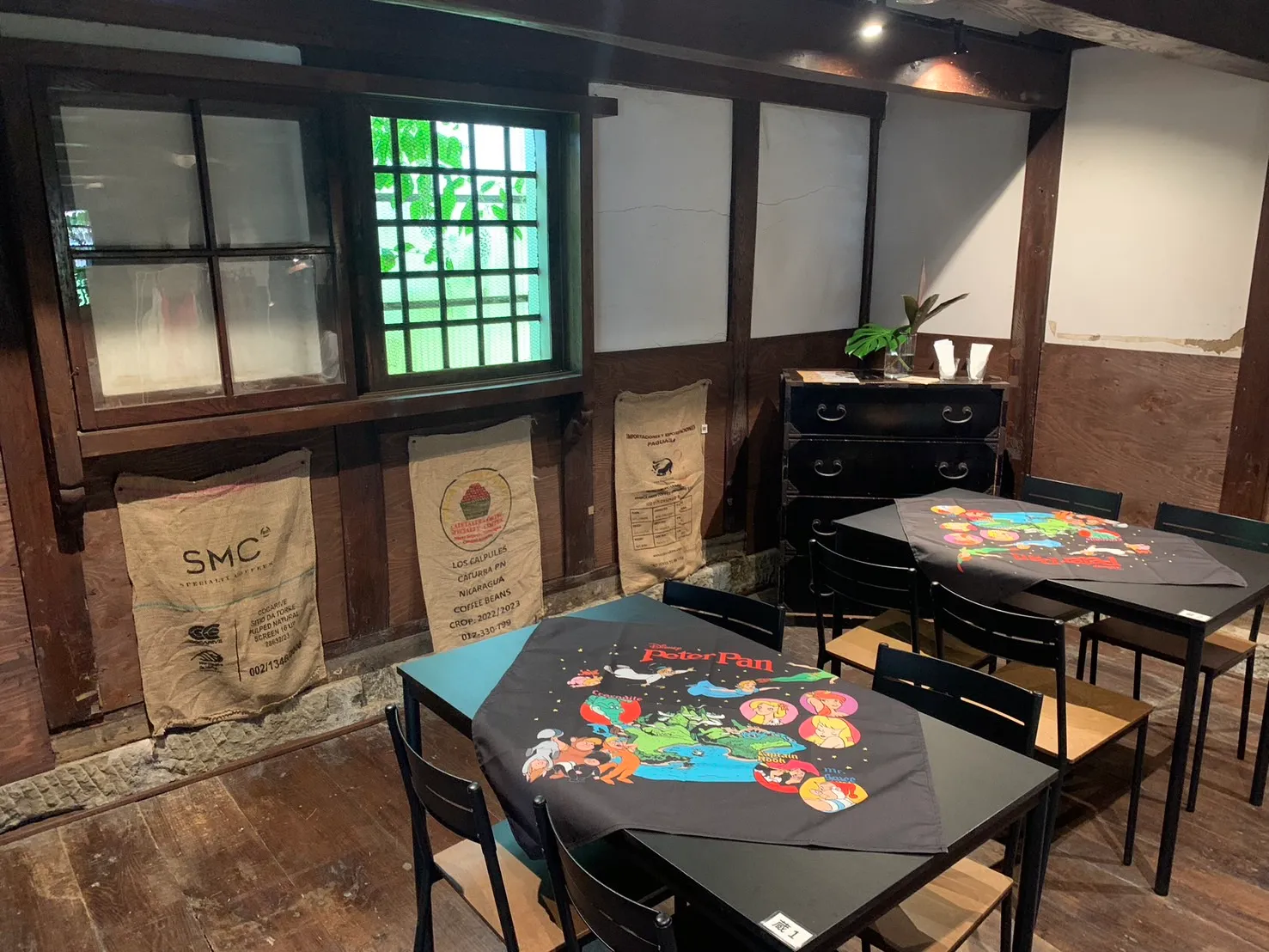 エントランスベーグルアンドダイナー　店内①